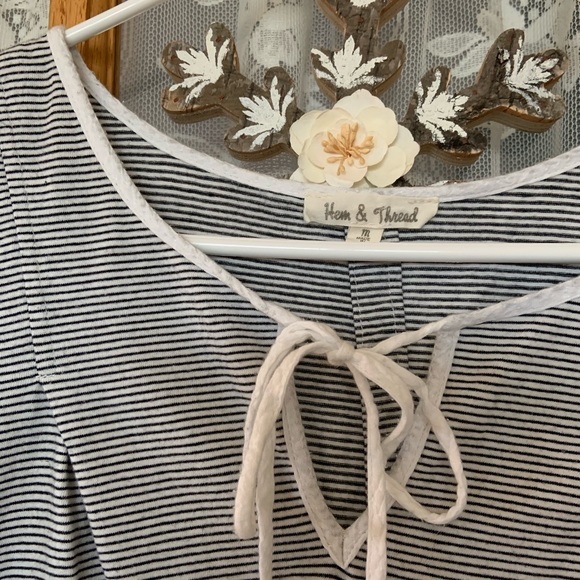 Women’s Top - Picture 3 of 3